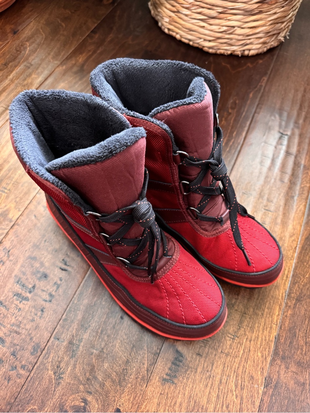 Sorrel Women’s Waterproof Burgundy Winter Boots with Fleece Lining - Picture 6 of 9